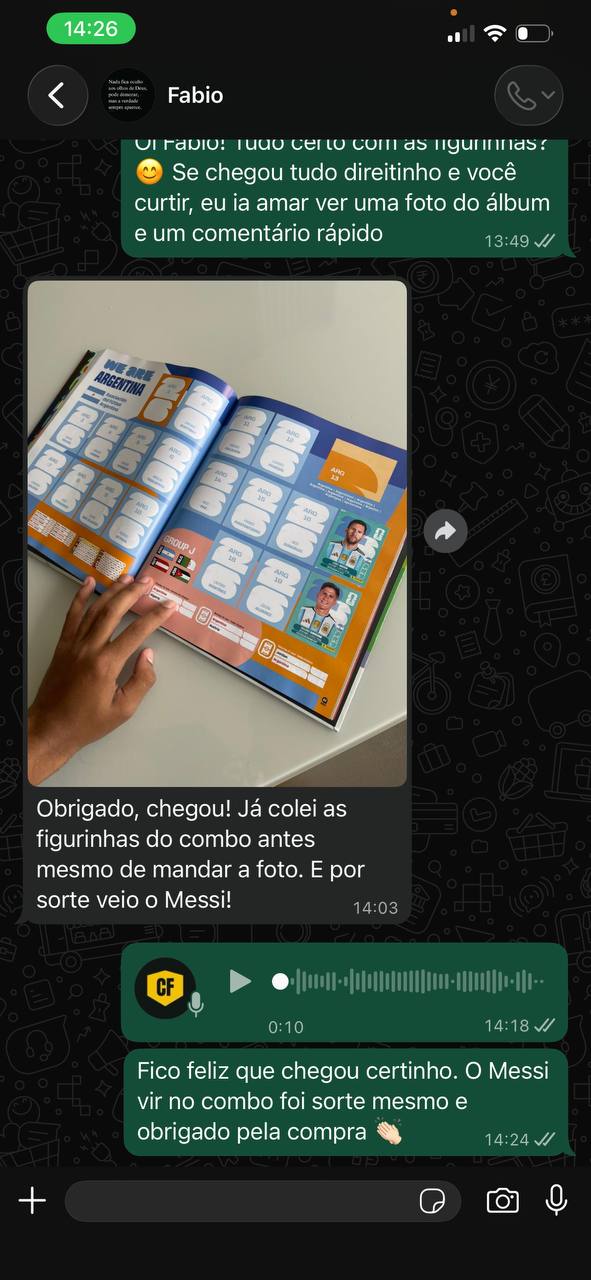 Print de WhatsApp do Fabio mostrando o álbum da Argentina aberto com a figurinha do Messi